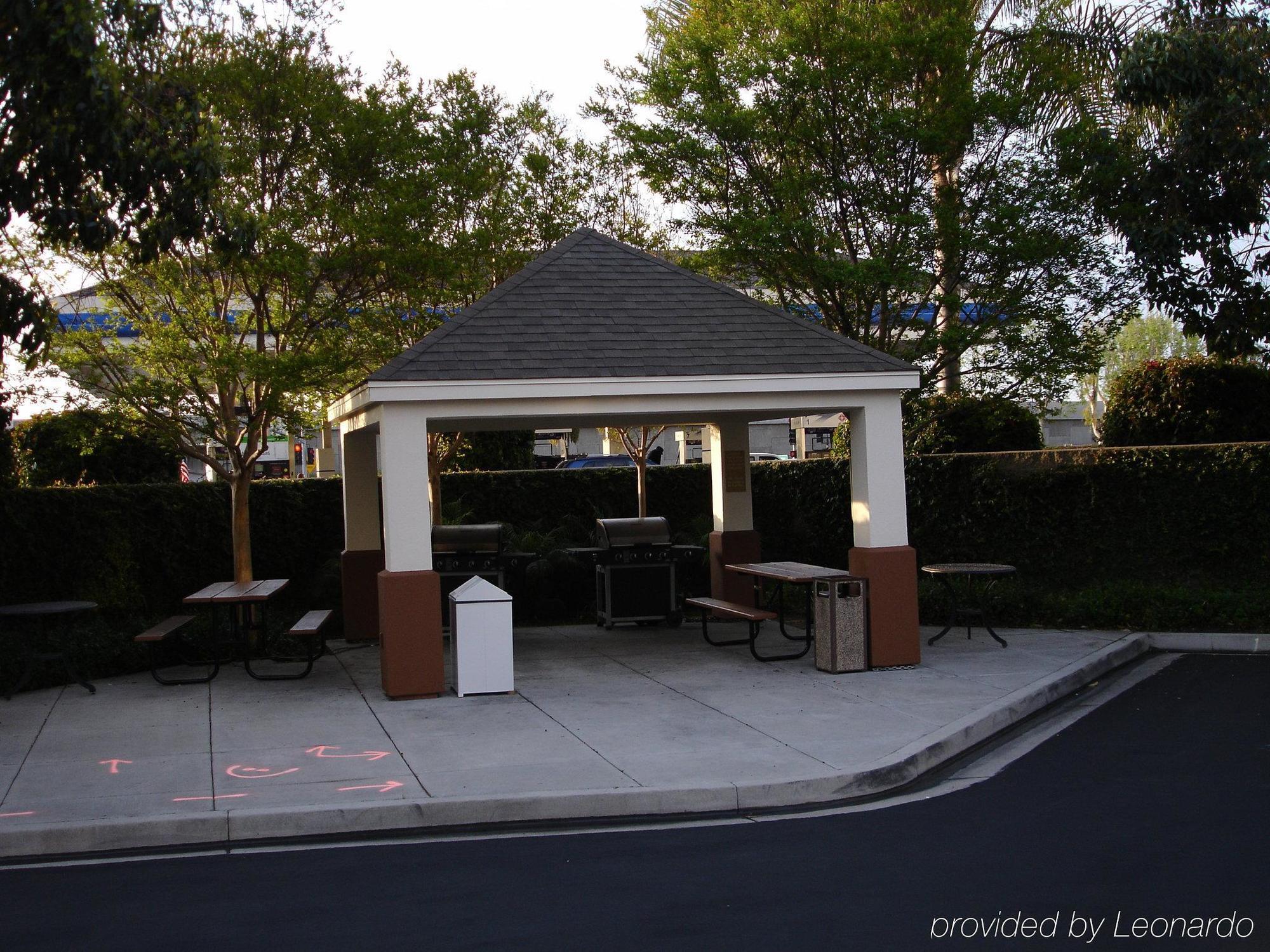Sonesta Simply Suites Anaheim غاردين غروفي، أورانج، كاليفورنيا المرافق الصورة