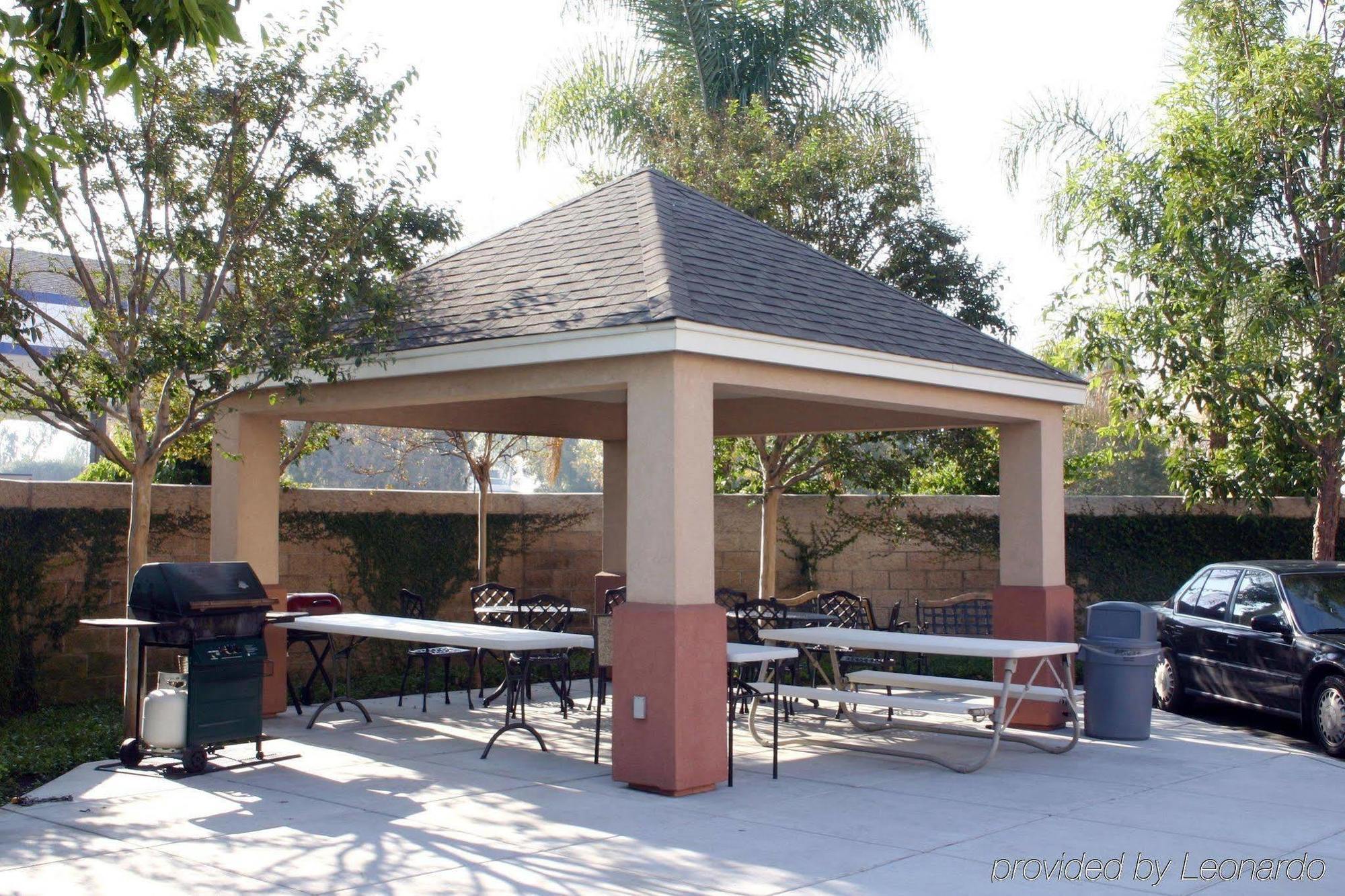 Sonesta Simply Suites Anaheim غاردين غروفي، أورانج، كاليفورنيا المرافق الصورة